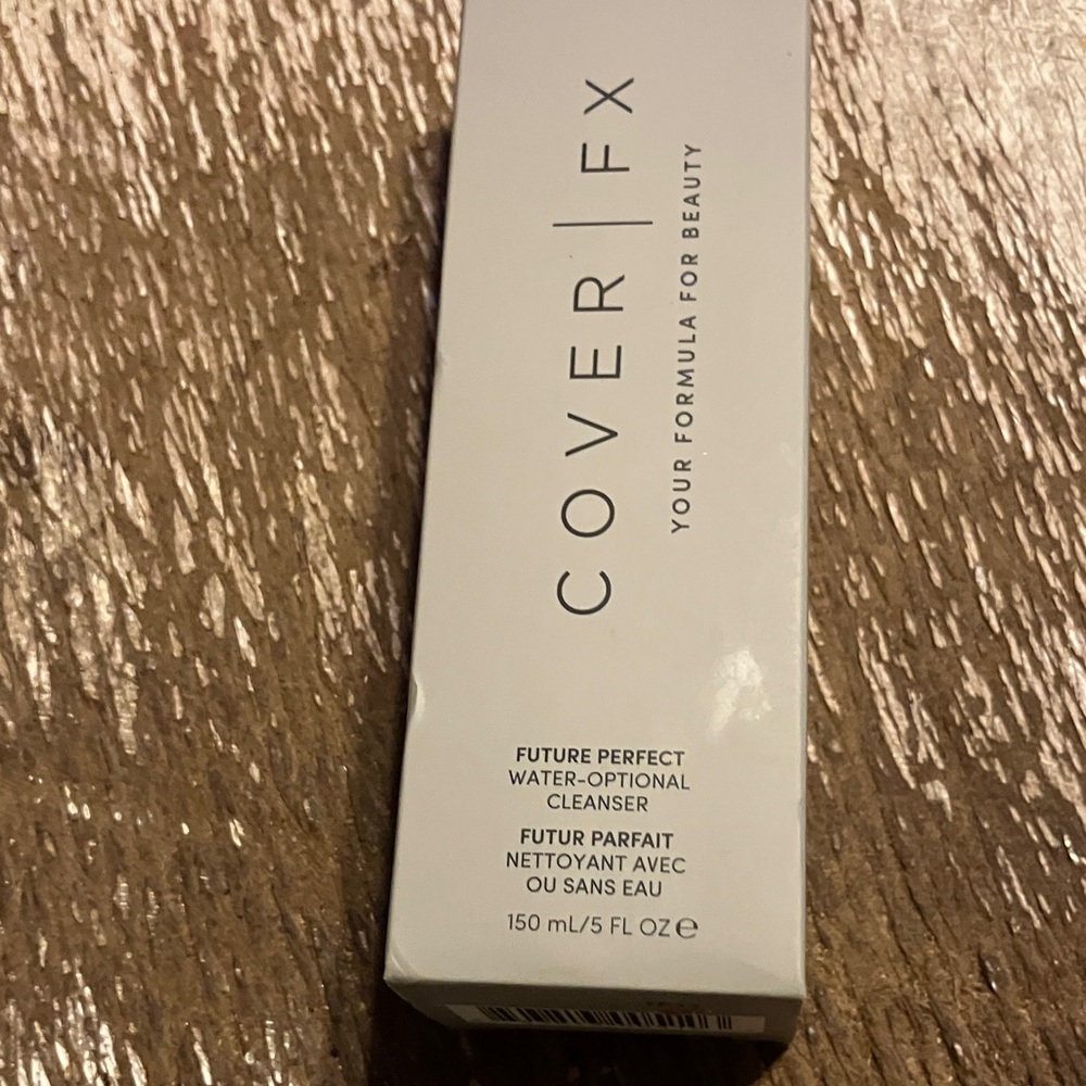 COVER FX Future Perfect Cleanser in White